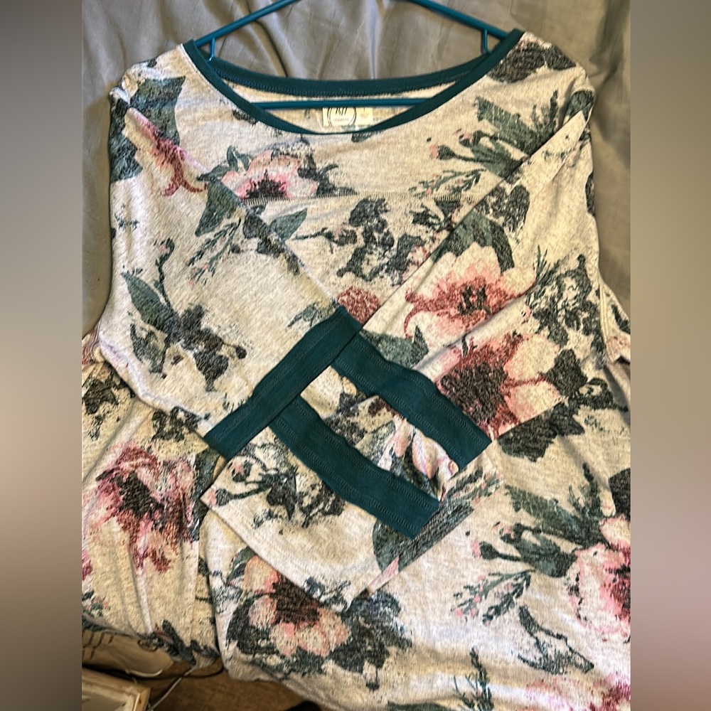 Maurice’s 3/4 length floral tee
